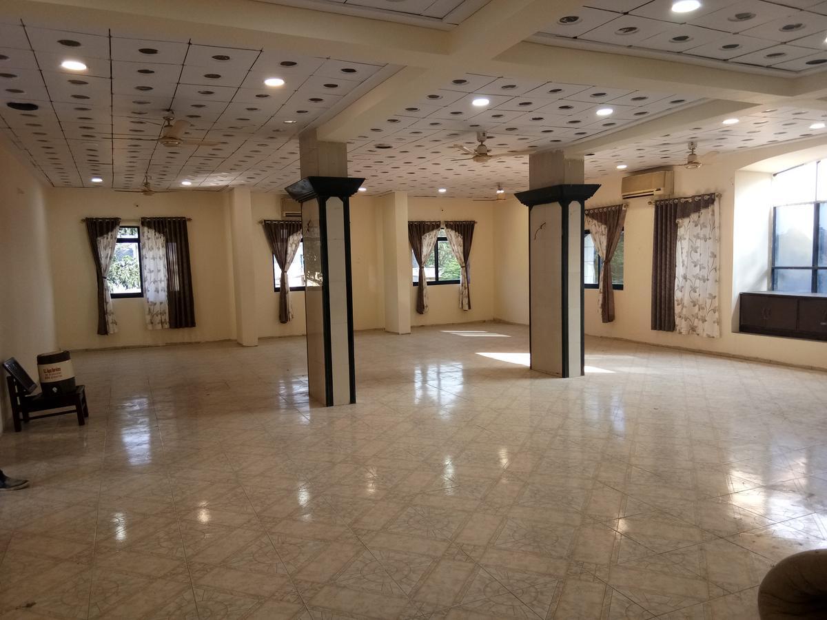 Grand Galaxy Hotel Krishna Нашик Екстериор снимка