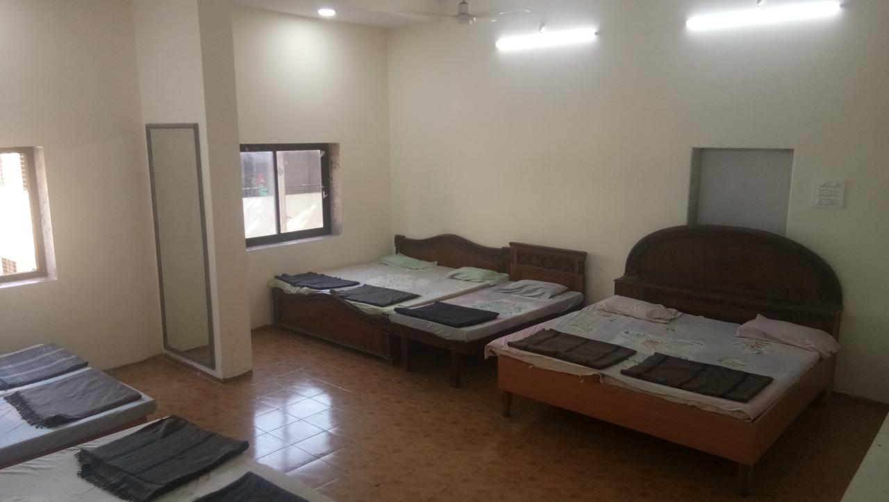 Grand Galaxy Hotel Krishna Нашик Екстериор снимка